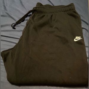 Nike plus size women’s joggers